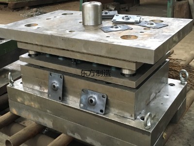 2寸底板脚轮模具