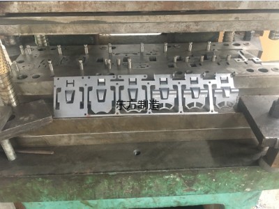 脚轮刹车片模具